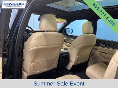 Used 2025 Jeep Grand Cherokee L Limited w/ Luxury Tech Group II AWD/4WD image 32