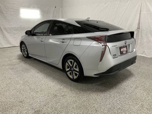 Used 2018 Toyota Prius Three image 7