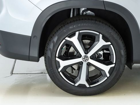 New 2026 Volkswagen Tiguan SE image 52