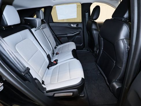 Certified 2024 Ford Escape SE image 15