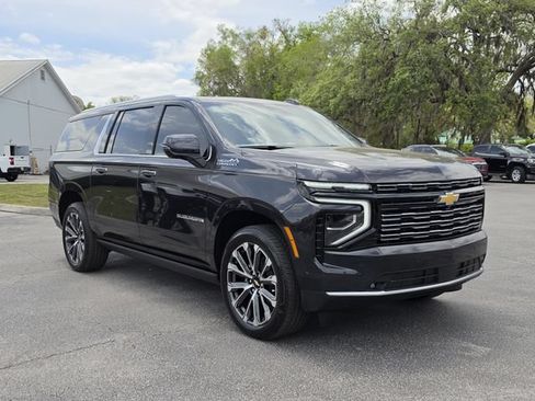 New 2026 Chevrolet Suburban High Country RWD image 2