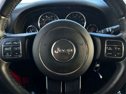 Used 2018 Jeep Wrangler Unlimited Sport S AWD/4WD image 15