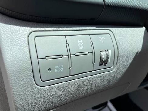 Used 2017 Hyundai Accent SE FWD image 25