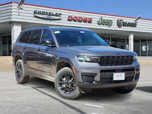New 2025 Jeep Grand Cherokee L Altitude AWD/4WD image 1