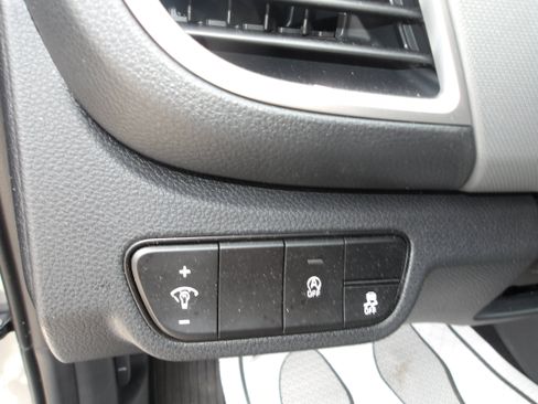 Used 2026 Kia Seltos LX AWD/4WD image 16