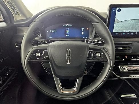 Used 2026 Lincoln Corsair Reserve FWD image 17