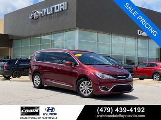 Used 2019 Chrysler Pacifica Touring-L FWD video 1