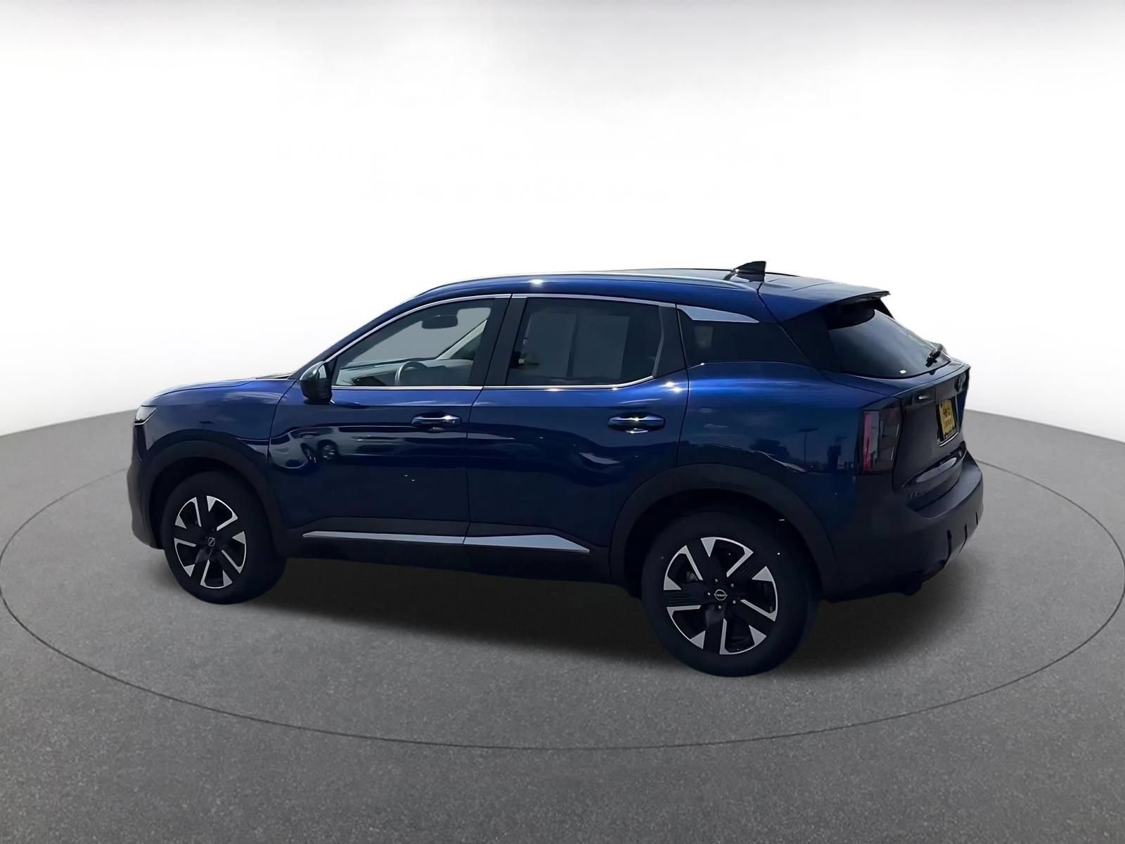 Used 2026 Nissan Kicks SV w/ Cold Weather Package AWD/4WD image 9