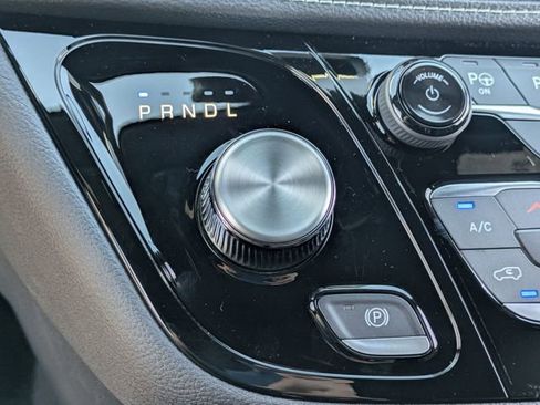 New 2025 Chrysler Pacifica Select image 23