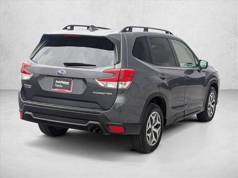 Used 2022 Subaru Forester Premium AWD/4WD image 5