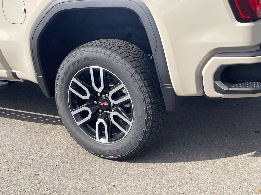 New 2026 GMC Sierra 1500 AT4 w/ AT4 Premium Package AWD/4WD image 9