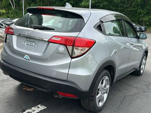 Used 2019 Honda HR-V LX image 5