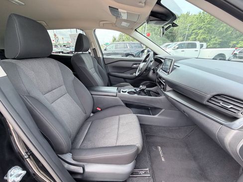 Used 2025 Nissan Rogue SV AWD/4WD image 23