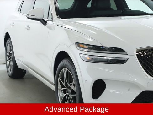 Used 2022 Genesis GV70 2.5T w/ Advanced Package image 10