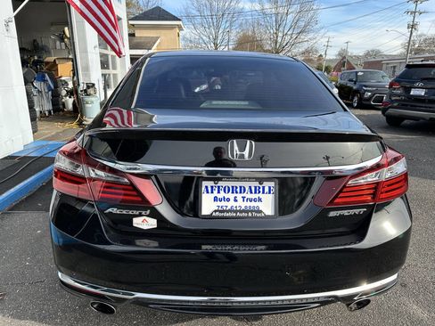 Used 2016 Honda Accord Sport image 9