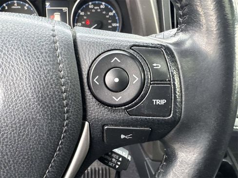 Used 2018 Toyota RAV4 XLE image 21