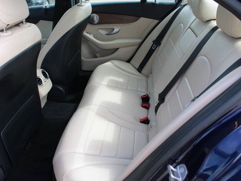 Used 2019 Mercedes-Benz C 300 4MATIC Sedan image 11