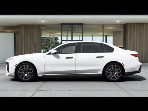New 2025 BMW i7 eDrive50 w/ M Sport Package image 4
