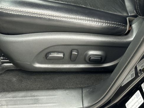 Used 2018 Nissan Pathfinder Platinum image 17