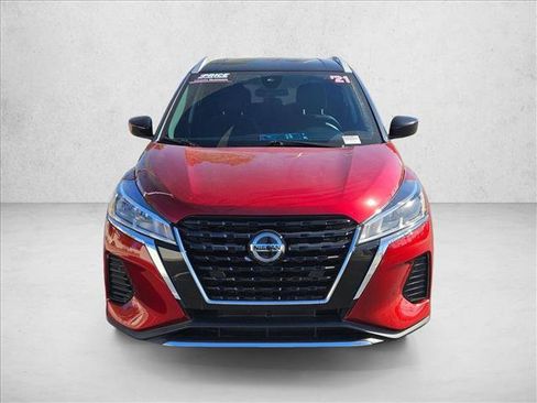 Used 2021 Nissan Kicks SV image 2