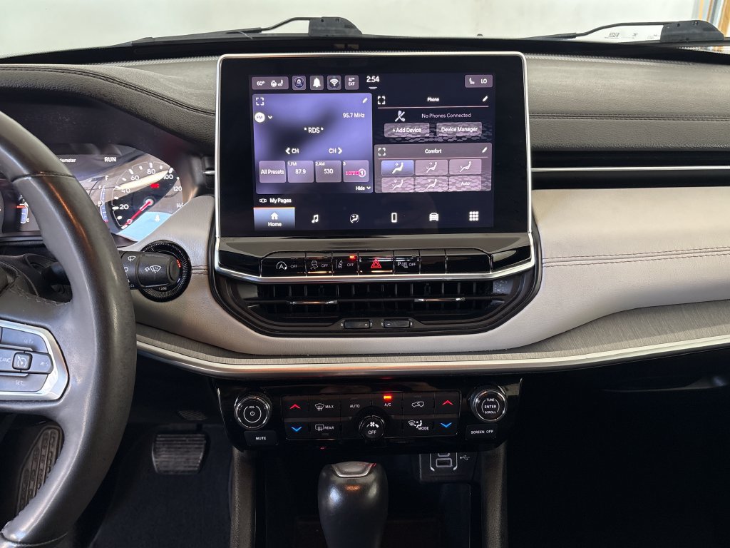 Used 2025 Jeep Compass Limited AWD/4WD image 25