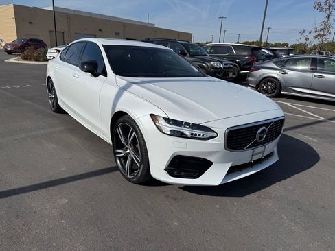 Used 2020 Volvo S90 T6 R-Design image 3