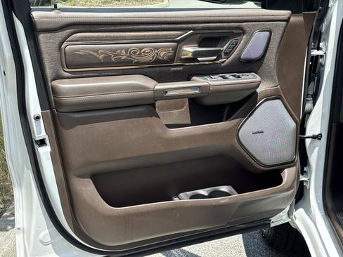 Used 2025 RAM 1500 Limited AWD/4WD image 16