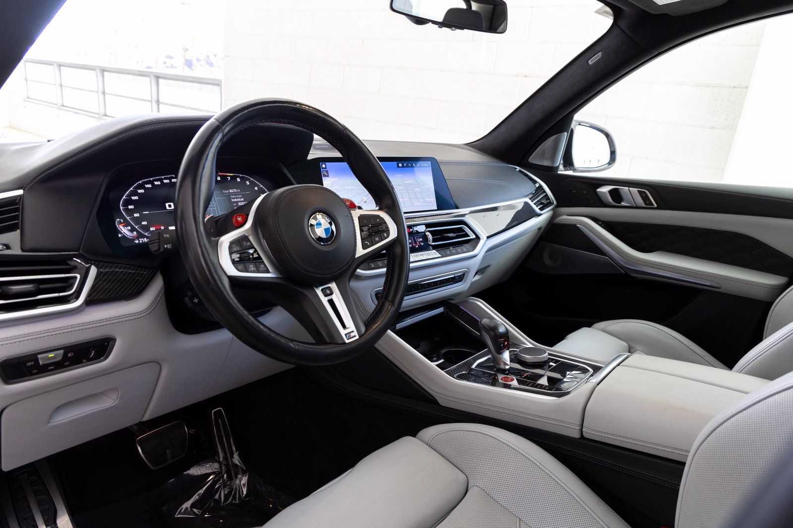 Used 2021 BMW X5 M w/ Competition Package AWD/4WD image 15