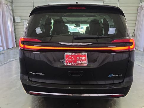 Used 2023 Chrysler Pacifica Limited FWD image 8