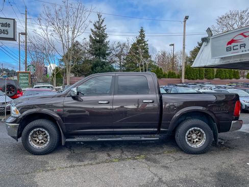 Used 2017 RAM 1500 Laramie w/ Cold Weather Group AWD/4WD image 8