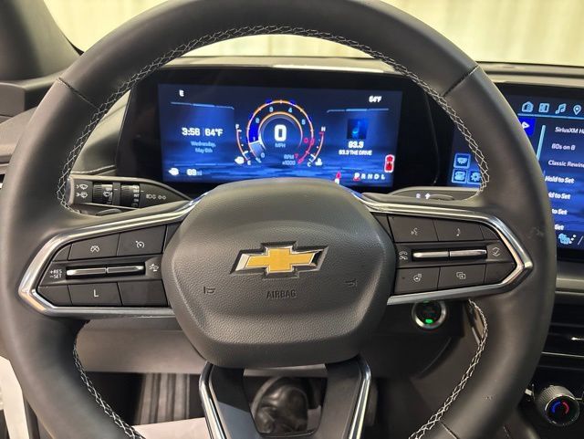 Used 2025 Chevrolet Traverse LT FWD image 36