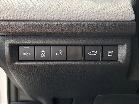 Used 2025 Toyota Camry SE image 23