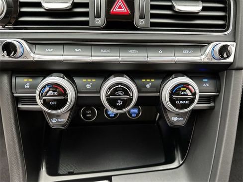 Used 2023 Genesis G70 2.0T image 19