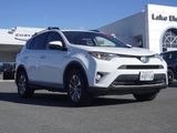 Used 2018 Toyota RAV4 Hybrid XSE image 2