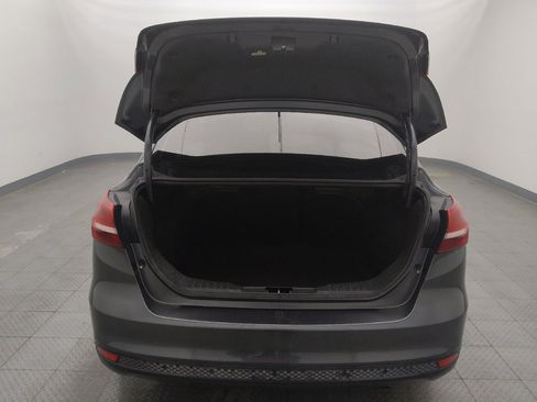 Used 2017 Ford Focus SE image 29