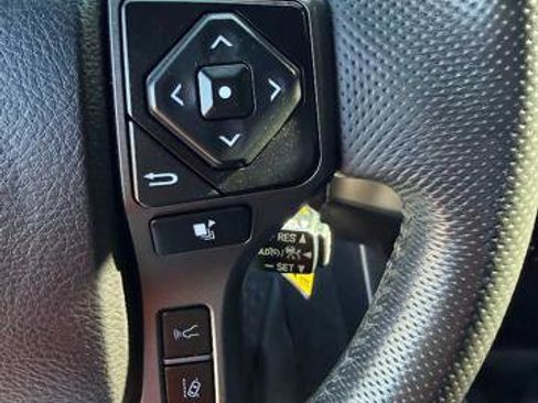 Used 2021 Toyota Tacoma TRD Off-Road w/ Technology Package AWD/4WD image 14