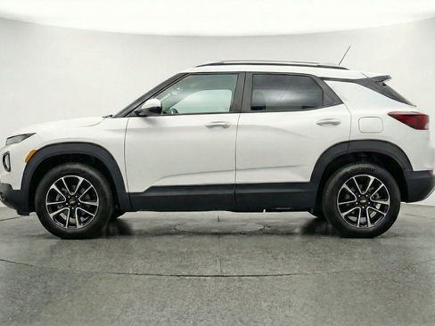 Used 2025 Chevrolet TrailBlazer LT FWD image 5