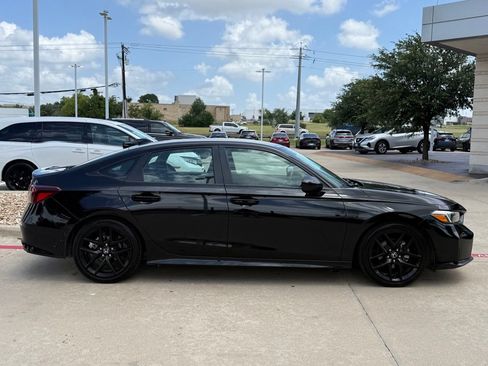 Used 2025 Honda Civic Sport image 6