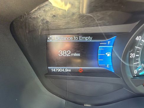 Used 2016 Ford Fusion SE w/ Equipment Group 202A FWD image 11
