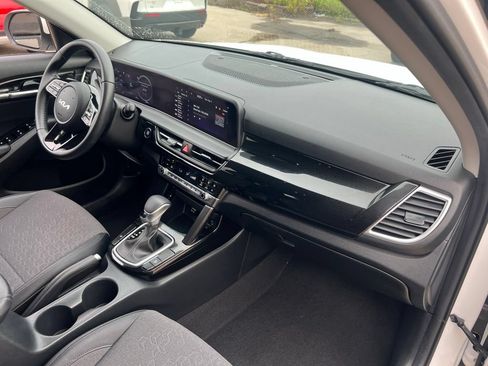 Certified 2024 Kia Seltos S FWD image 21