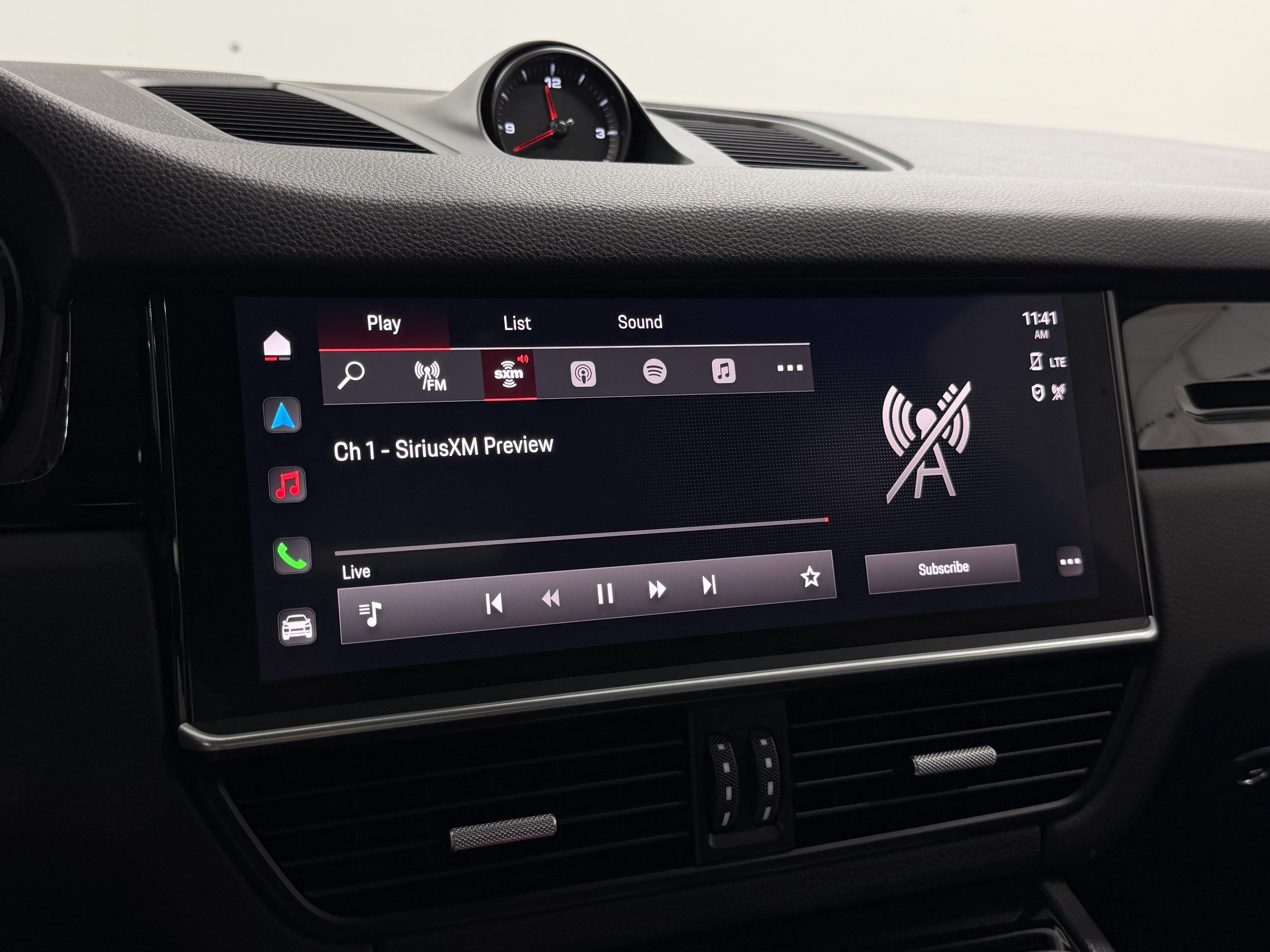 Certified 2023 Porsche Cayenne w/ Premium Package AWD/4WD image 43