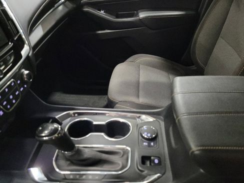 Used 2020 Chevrolet Traverse LT w/ Driver Confidence II Package AWD/4WD image 26
