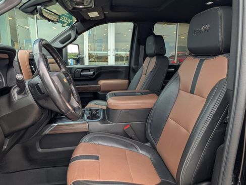 Certified 2022 Chevrolet Silverado 3500 High Country w/ Z71 Off-Road Package AWD/4WD image 8