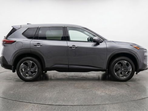 Used 2025 Nissan Rogue SV AWD/4WD image 11