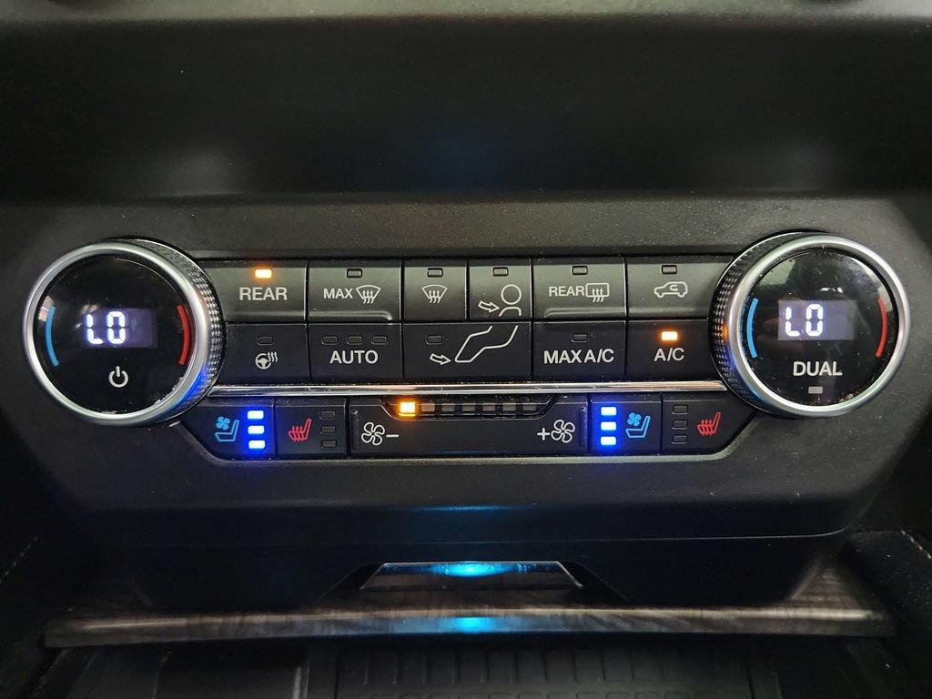 Used 2020 Ford Expedition Limited w/ Equipment Group 301A AWD/4WD image 18