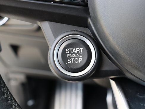 Used 2022 Alfa Romeo Giulia Veloce image 36