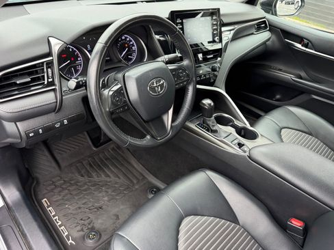 Used 2021 Toyota Camry SE image 11
