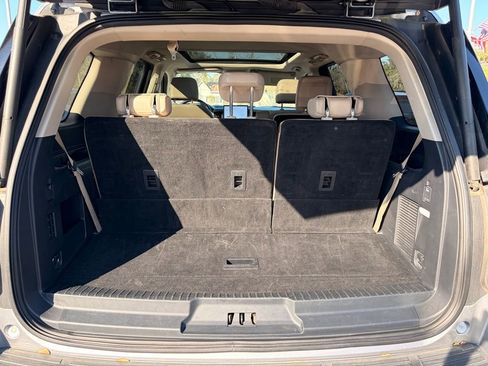 Used 2024 Ford Expedition Limited image 8