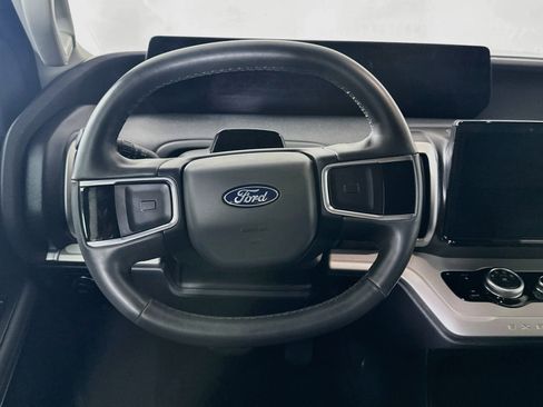 Used 2025 Ford Expedition Active AWD/4WD image 18