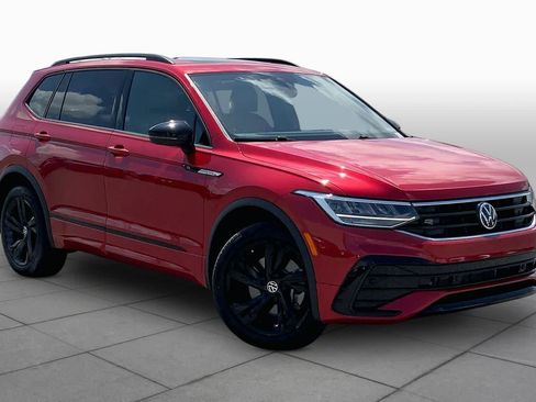 Used 2024 Volkswagen Tiguan SE R-Line FWD image 3
